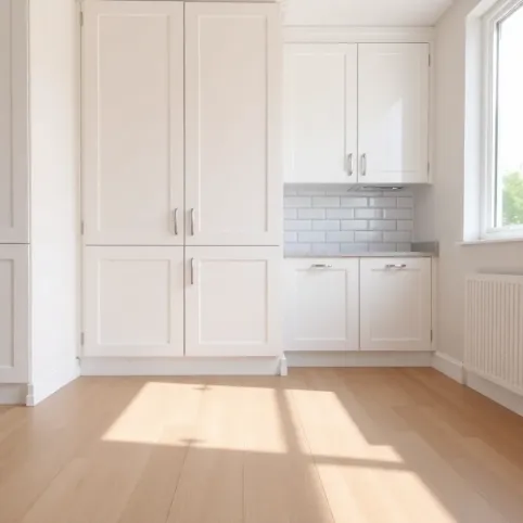 Czy układać płytki pod szafkami w kuchni